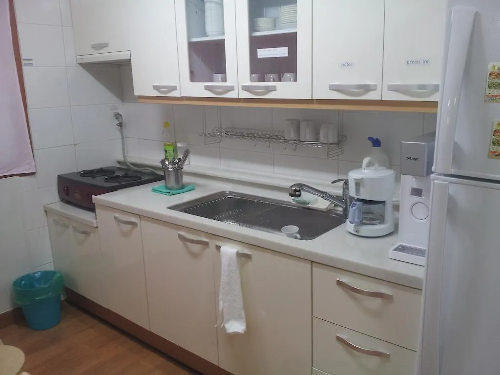 Happytree Guesthouse Seoul 0*,  South Korea