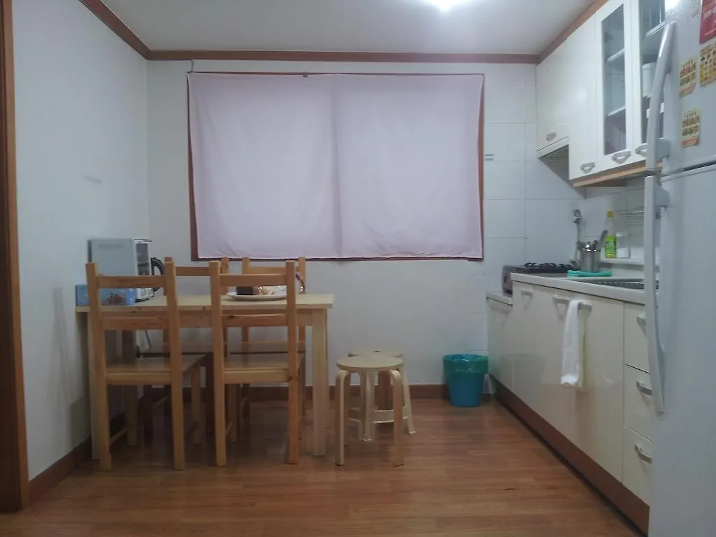 Happytree Guesthouse Seoul