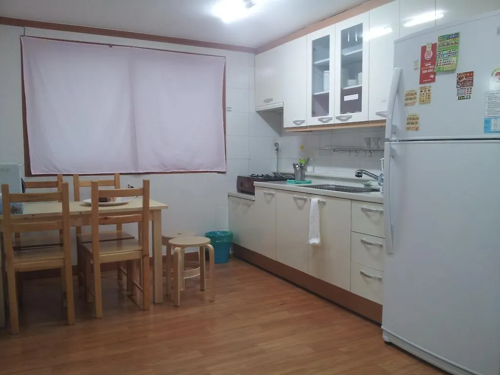 Happytree Guesthouse Seoul Guest house